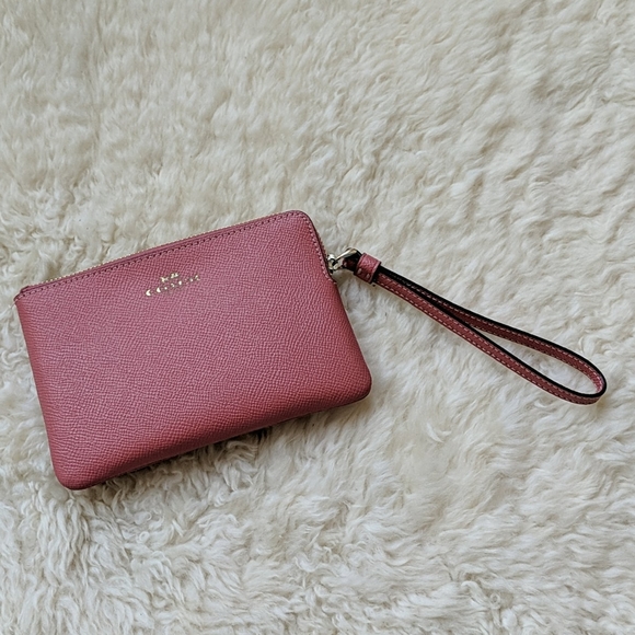 Coach Handbags - Coach wristlet